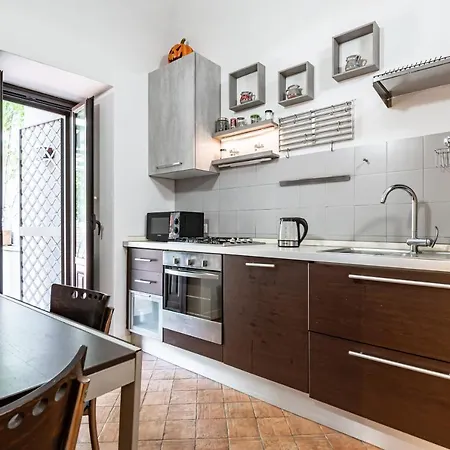 Apartment Zurria Elegant With Exclusive Garden Catania