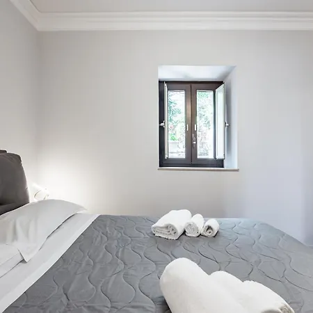 Zurria Elegant With Exclusive Garden Apartment