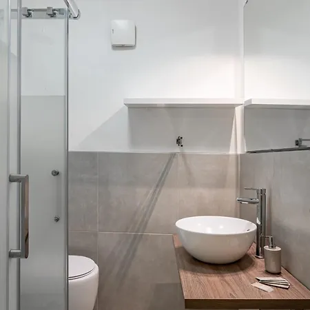 Zurria Elegant With Exclusive Garden Apartment *