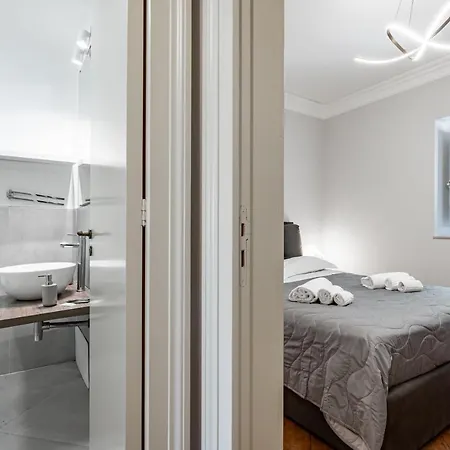 Zurria Elegant With Exclusive Garden Apartment